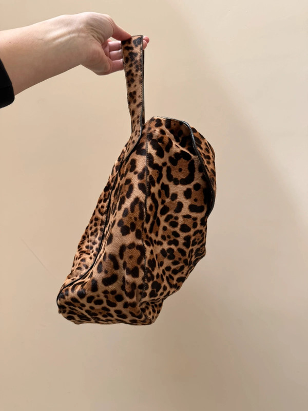 Alaïa Leopard print shoulder bag 4