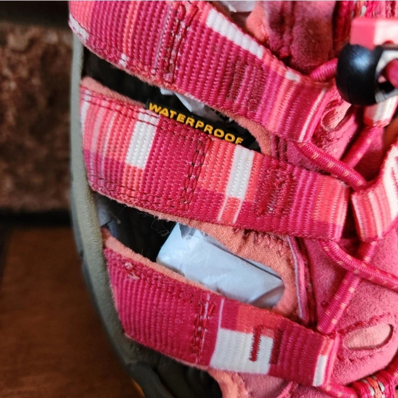 Keen | Bright Pink Newport Sandals 5