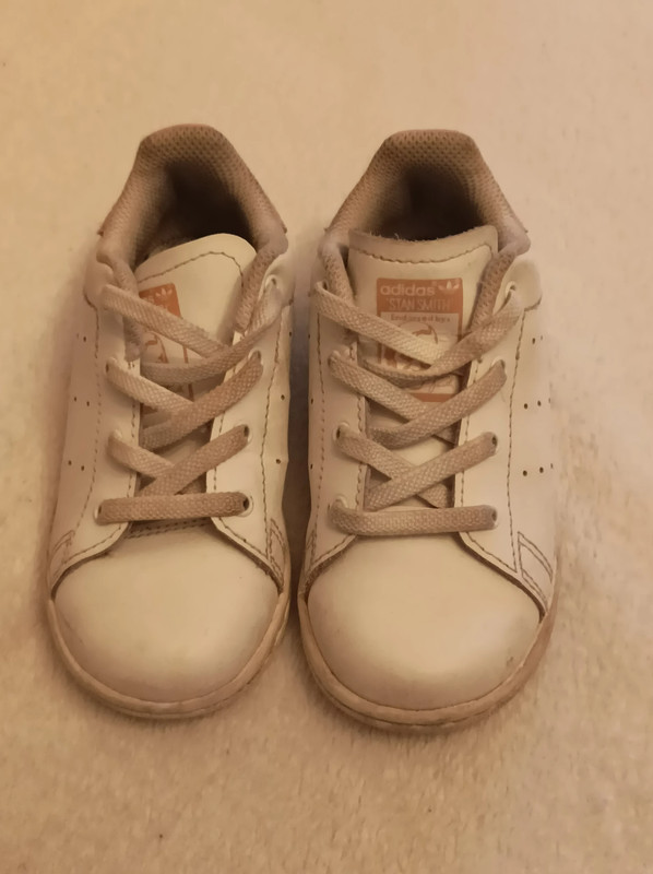 tennis Stan Adidas pointure 24 avec lacets lastiques Vinted