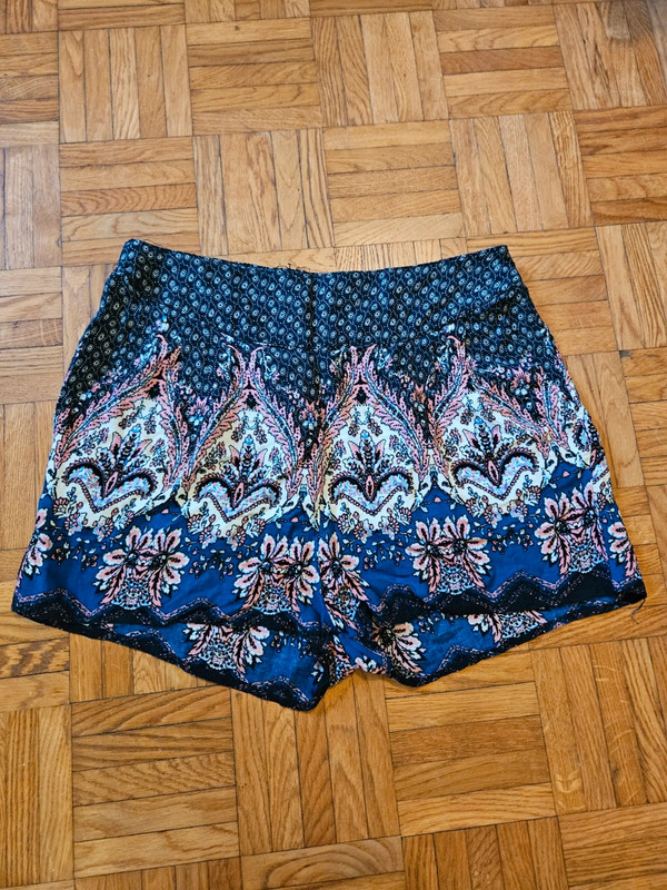 Short arabesque bleu et rose kiabi 1