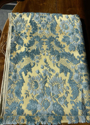 Coupon de tissu jacquard jaune et bleu – 136 x 65 cm, état: Très bon état, 10,00 €, 11,20 € Protection acheteurs incluse