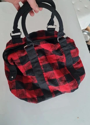Sac souple rouge et noir cadrillé, état: Très bon état, 3,00 €, 3,85 € Protection acheteurs incluse