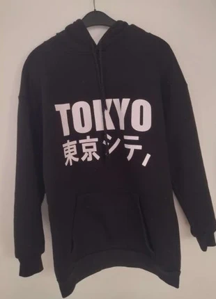 Sweat à capuche noir Tokyo, marke: Shein, zustand: Sehr gut, größe: S, 3,50 €, 4,38 € inklusive Vinted-Käuferschutz