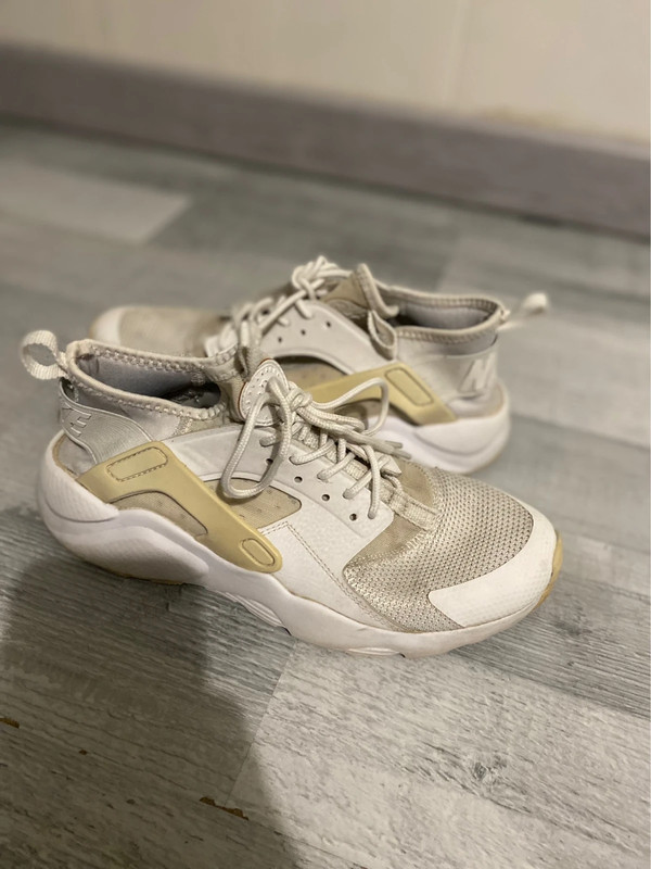 Huarache blache clearance