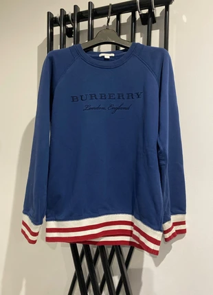 Sweat Burberry, marque: Burberry, état: Très bon état, taille: 14 ans / 164 cm, 110,00 €, 116,20 € Protection acheteurs incluse