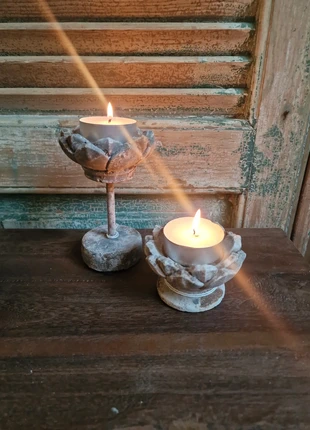 Set van 2 stenen lotus kandelaren, merk: vanEtje Stoer wonen Collectie, staat: Nieuw zonder prijskaartje, € 19,95, € 21,65 inclusief Kopersbescherming