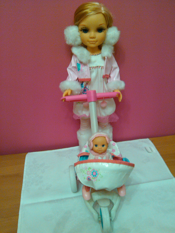 Nancy de compras clearance con su hermanita