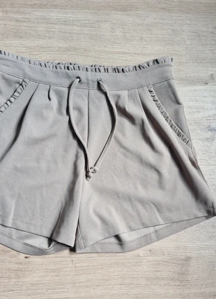 Schicke Damenshorts, brand: JDY, condizioni: Ottime, taglia: L / IT 44 / EU 40, €4.00, €4.90 include la Protezione acquisti