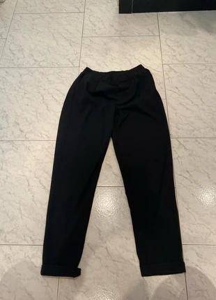 Pantalone nero taglia S Bershka, brand: Bershka, condizioni: Buone, taglia: S / IT 40 / EU 36, €3.00, €3.85 include la Protezione acquisti