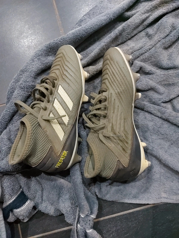 Chaussure de foot adidas predator vert kaki Vinted