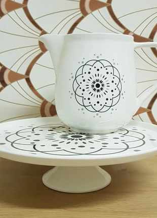 Porcelain cake plate & jug, marke: Alex liddy, zustand: Sehr gut, 32,00 €, 34,30 € beinhaltet Vinted-Käuferschutz Pro