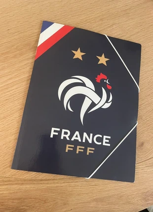 Pochette A4 Equipe de France de Football collection officielle, marque: FFF, état: Neuf sans étiquette, 5,00 €, 5,95 € Protection acheteurs incluse