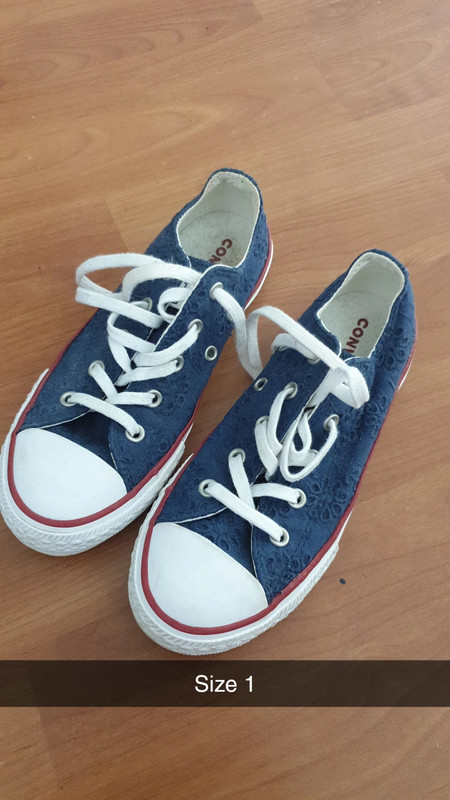 Girls deals navy converse