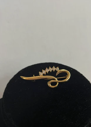 Prachtige goudkleurige metalen broche met steentjes, marca: boutique, estado: Novo sem etiquetas, €9.00, €10.15 inclui Proteção do Comprador