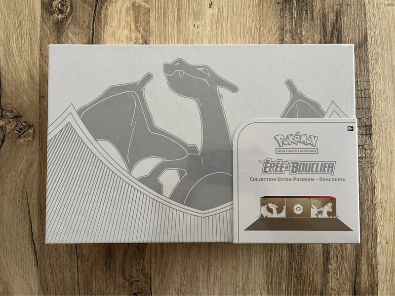 Cartes Pokémon - Coffret Ultra Premium Dracaufeu (EN) 