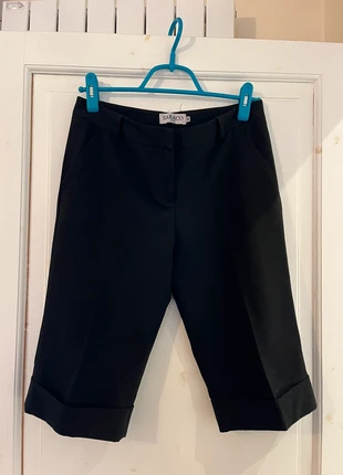 Tailleur bermuda noir, brand: Saraco, condition: Very good, size: S / 36 / 8, €5.00, €5.95 includes Buyer Protection