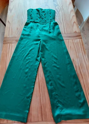 Naf Naf, Combinaison bustier à strass.Verte émeraude effet satin.pantalon larges.Taille M., merk: Naf Naf, staat: Heel goed, maat: M / 38 / 10, € 34,50, € 36,93 inclusief Kopersbescherming