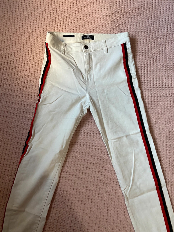 2x1 pantalón blanco pitillo 1