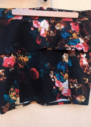 Falda de tubo estampado flores con volante, marque: Vero Moda, état: Très bon état, taille: L / 40 / 12, 6,00 €, 7,00 € Protection acheteurs incluse