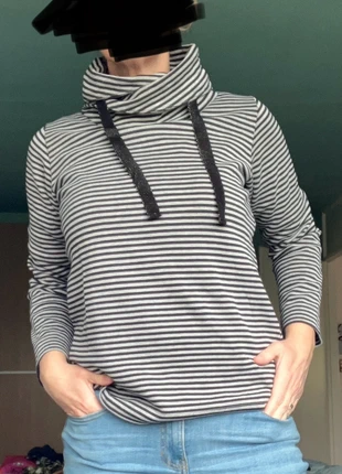 Trui gestreept met leuke col, merk: Omega, staat: Heel goed, maat: S / 36 / 8, € 7,50, € 8,58 inclusief Kopersbescherming