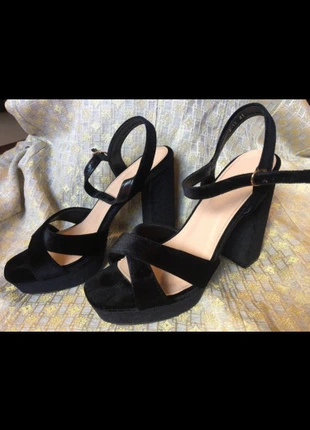 Sandali con tacco , merk: Zara, staat: Heel goed, maat: 41, € 10,00, € 11,20 inclusief Kopersbescherming