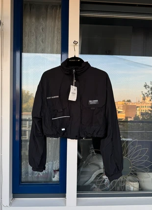 Bershka cropped jacket, merk: Bershka, staat: Nieuw met prijskaartje, maat: L / 40 / 12, € 23,00, € 24,85 inclusief Kopersbescherming