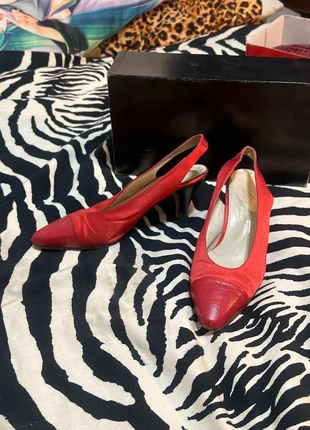 Tacones rojos, marque: Vintage Dressing, état: Très bon état, taille: 37, 5,50 €, 6,48 € Protection acheteurs incluse