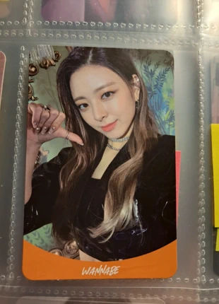 Photocard Itzy It'z me Yuna Wannabe ver, condition: Very good, €4.00, €4.90 includes Buyer Protection