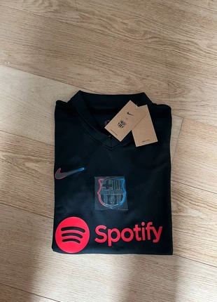 Maillot Barcelone noir, marque: Nike, état: Neuf avec étiquette, taille: M, 25,00 €, 26,95 € Protection acheteurs incluse