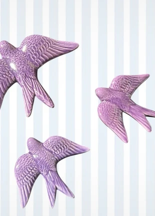 Lote 3 andorinhas, 3 tamanhos, tom violeta, para pendurar na parede, marca: Ceramic, estado: Novo sem etiquetas, €15.90, €17.40 inclui Proteção do Comprador