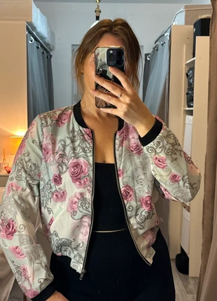 Veste bombers bleu clair imprimé fleuri, marque: H&M, état: Très bon état, taille: XS / 34 / 6, 7,00 €, 8,05 € Protection acheteurs incluse