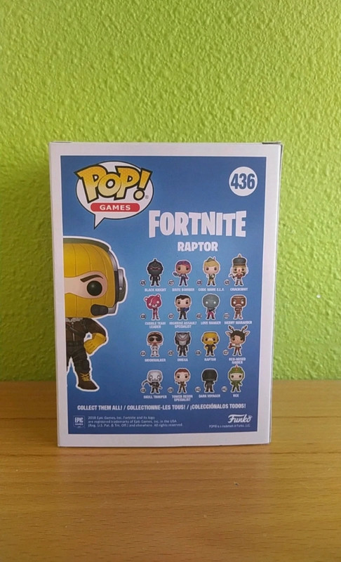 Figura funko pop de la skin Raptor de fortnite