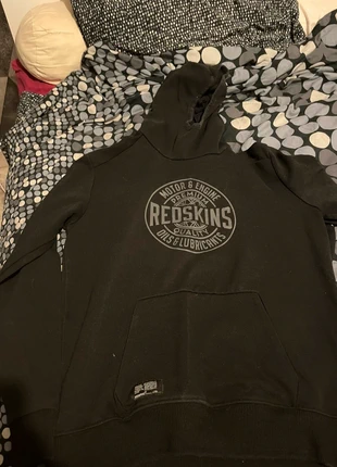 Pull redskins, marque: Redskins, état: Bon état, taille: 13 ans / 158 cm, 8,00 €, 9,10 € Protection acheteurs incluse