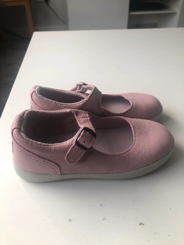 Uggs for toddlers size on sale 8