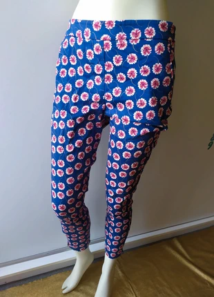 Pantaloni Next floreali blu e fucsia, brand: Next, condizioni: Ottime, taglia: M / IT 42 / EU 38, €3.00, €3.85 include la Protezione acquisti