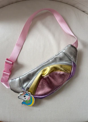 Sacoche banane métallisée licorne argenté neuve Lefties, merk: Lefties, staat: Nieuw zonder prijskaartje, € 15,00, € 16,45 inclusief Kopersbescherming