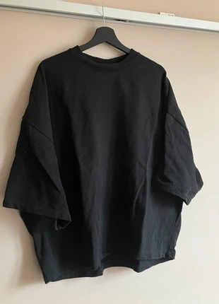 T-shirt épais noir – taille M oversize, marque: Bershka, état: Très bon état, taille: M, 25,00 €, 26,95 € Protection acheteurs incluse