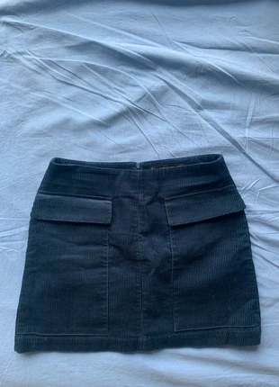 Jupe zara velours côtelé, marke: Zara, zustand: Sehr gut, größe: S / 36 / 8, 5,00 €, 5,95 € inklusive Vinted-Käuferschutz