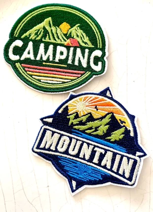 Lot de 2 écussons brodés thème camping aventure montagne thermocollants, marque: Ecusson, état: Très bon état, 3,50 €, 4,38 € Protection acheteurs (Pro) incluse