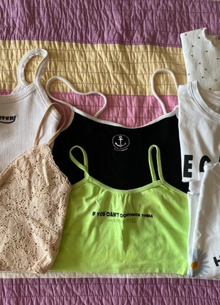 Lote de 7 tops veraniegos – XS | Bershka, Stradivarius, Pull&Bear, marca: Stradivarius, estado: Muy bueno, tamaño: XS / 34 / 6, 15,00 €, 16,45 € Protección al comprador incluida