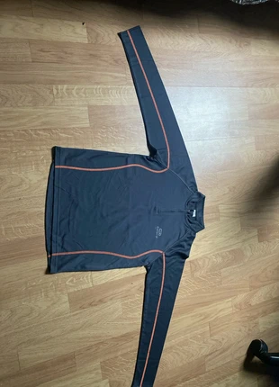 Sweat de sport Kalenji noir taille 10 ans, marque: Kalenji, état: Très bon état, taille: Taille unique, 4,00 €, 4,90 € Protection acheteurs incluse