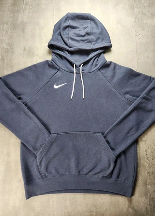 Sweat à capuche Nike bleu marine logo brodé blanc - Taille S, marque: Nike, état: Très bon état, taille: S, 25,00 €, 26,95 € Protection acheteurs incluse