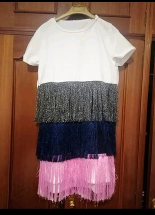 Robe frangée Zara
, marque: Zara, état: Très bon état, taille: L / 40 / 12, 13,00 €, 14,35 € Protection acheteurs incluse