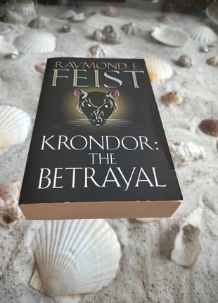 Raymond E Feist - Kronder: The Betrayal - English, staat: Heel goed, € 3,50, € 4,38 inclusief Kopersbescherming Pro