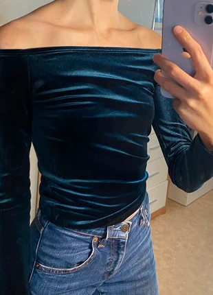 Top épaules dénudées velours vert, marque: Bershka, état: Très bon état, taille: XS / 34 / 6, 5,00 €, 5,95 € Protection acheteurs incluse