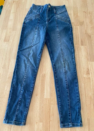 Jean Gemo taille haute 38, marque: Gémo, état: Très bon état, taille: S / 36 / 8, 2,50 €, 3,33 € Protection acheteurs incluse