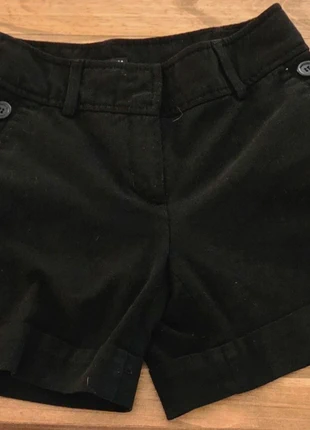 Short noir H&M à boutons latéraux – taille 34 / style chic & moderne – parfait pour toutes saisons, marque: H&M, état: Très bon état, taille: XS / 34 / 6, 10,00 €, 11,20 € Protection acheteurs incluse