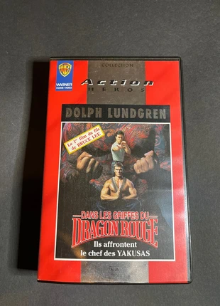 VHS Dans les griffes du dragon rouge, zustand: Gut, 1,00 €, 1,75 € inklusive Vinted-Käuferschutz