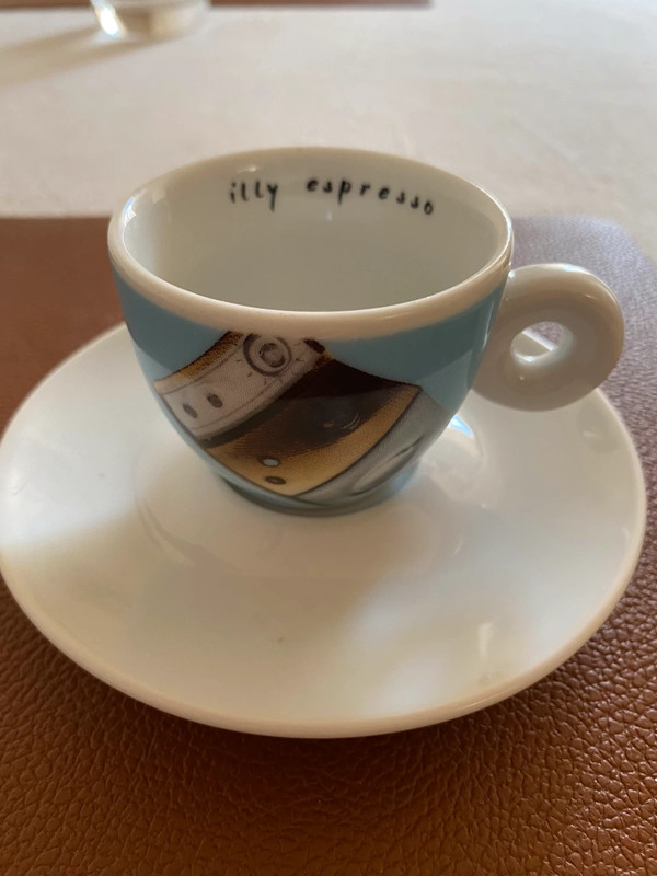 Tasse à café espresso avec logo Illy et soucoupe - Illy Shop