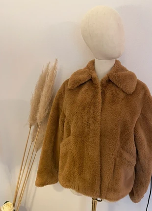 Fourrure marron, merk: H&M, staat: Heel goed, maat: XS / 34 / 6, € 15,00, € 16,45 inclusief Kopersbescherming